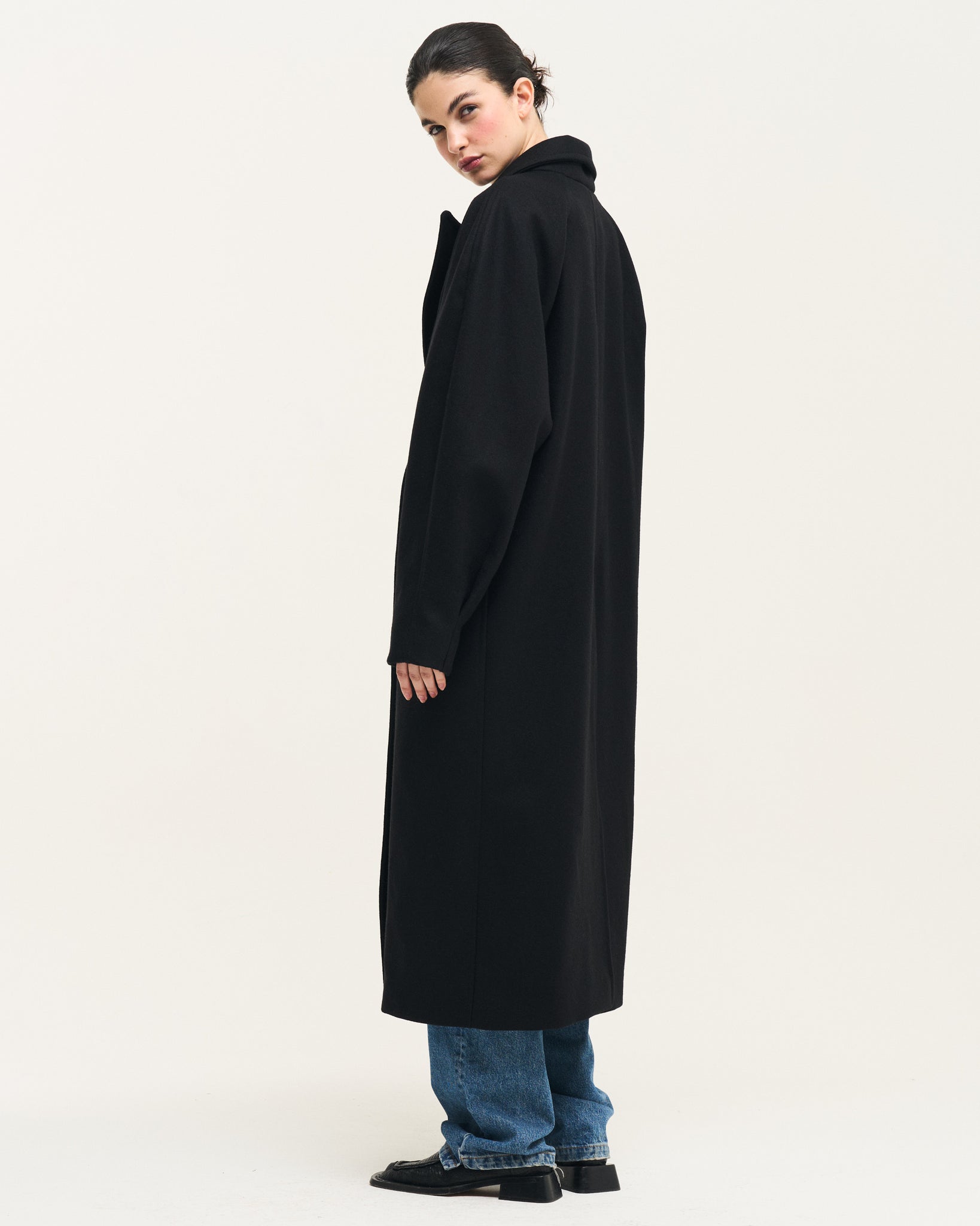 0051 BLACK COAT