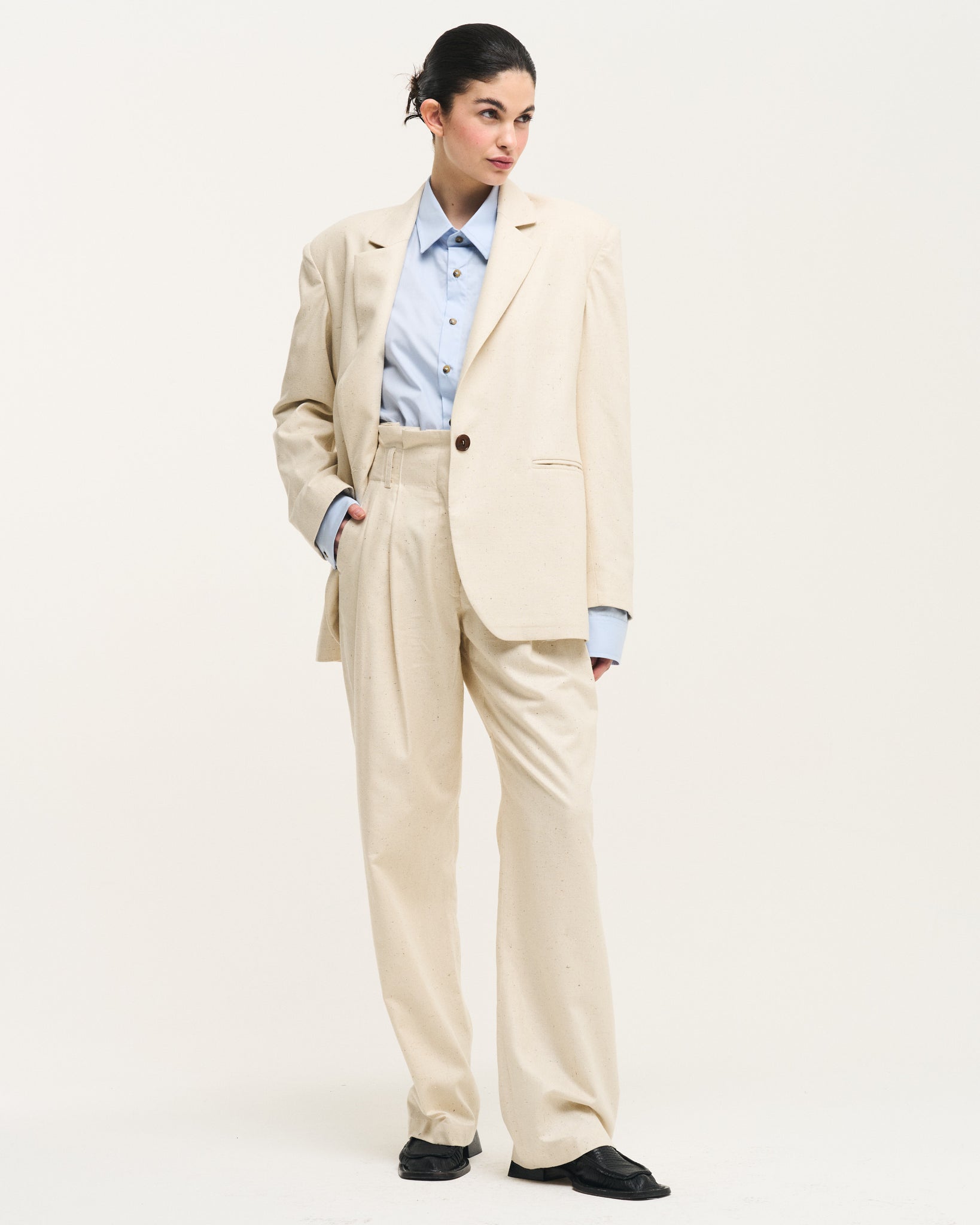 0009 TROUSERS CREMA