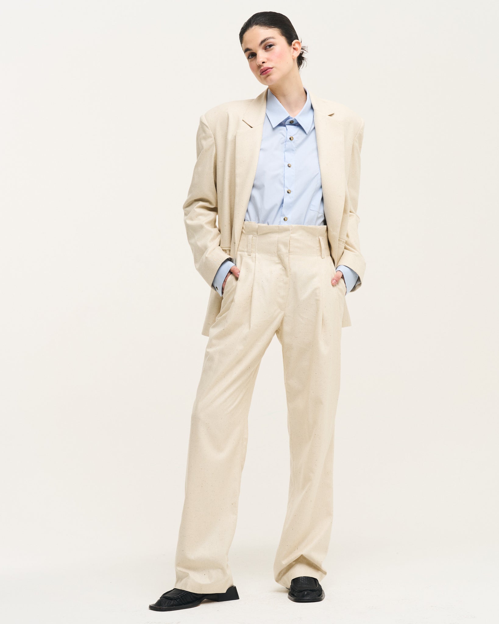 0009 TROUSERS CREMA