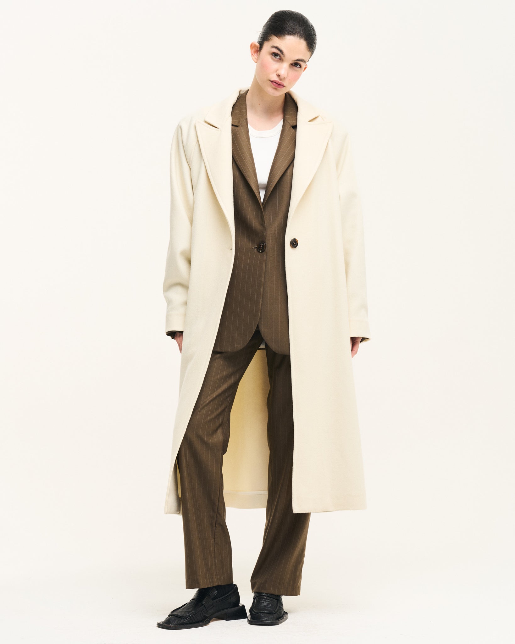 0051 CREAM COAT