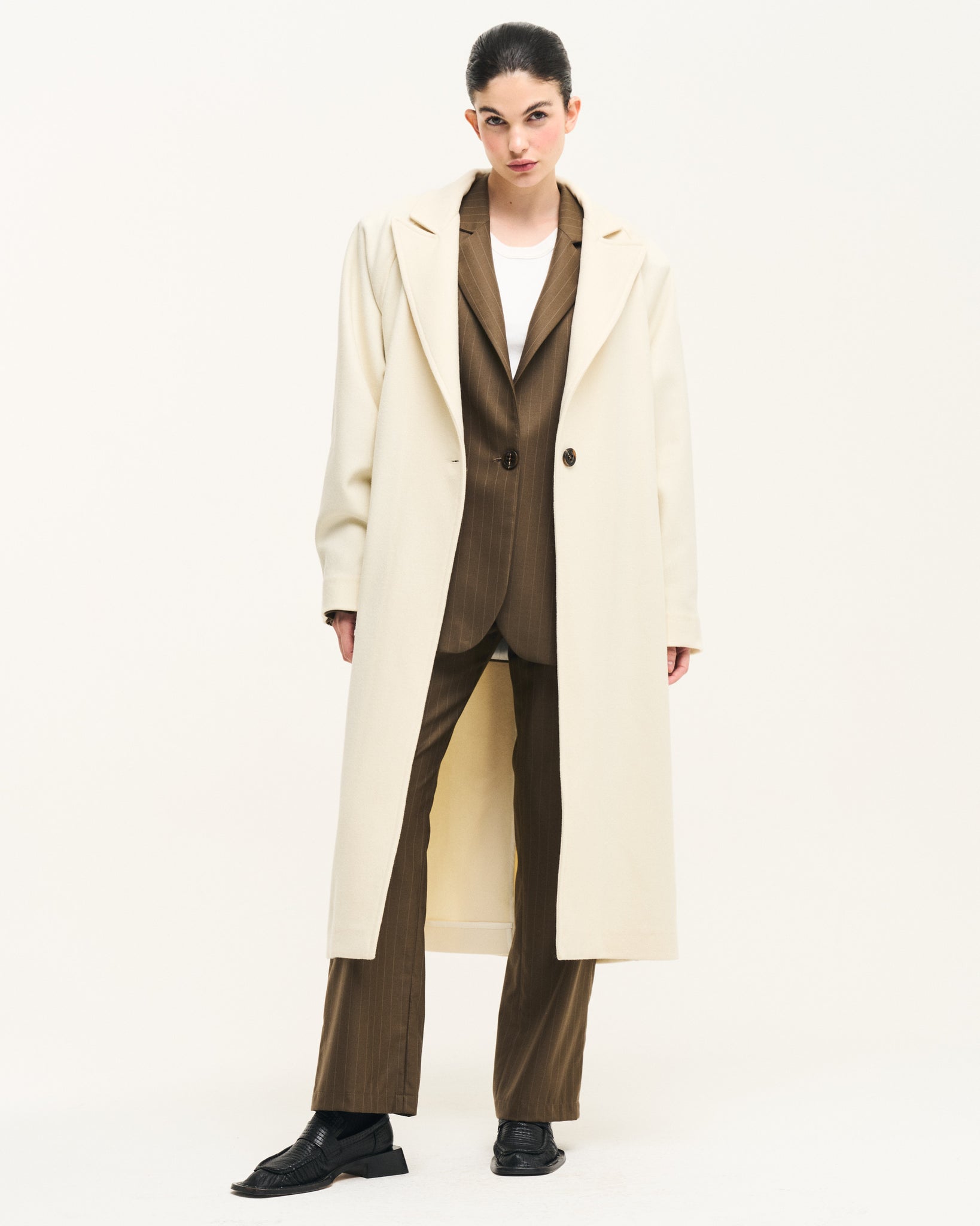 0051 CREAM COAT