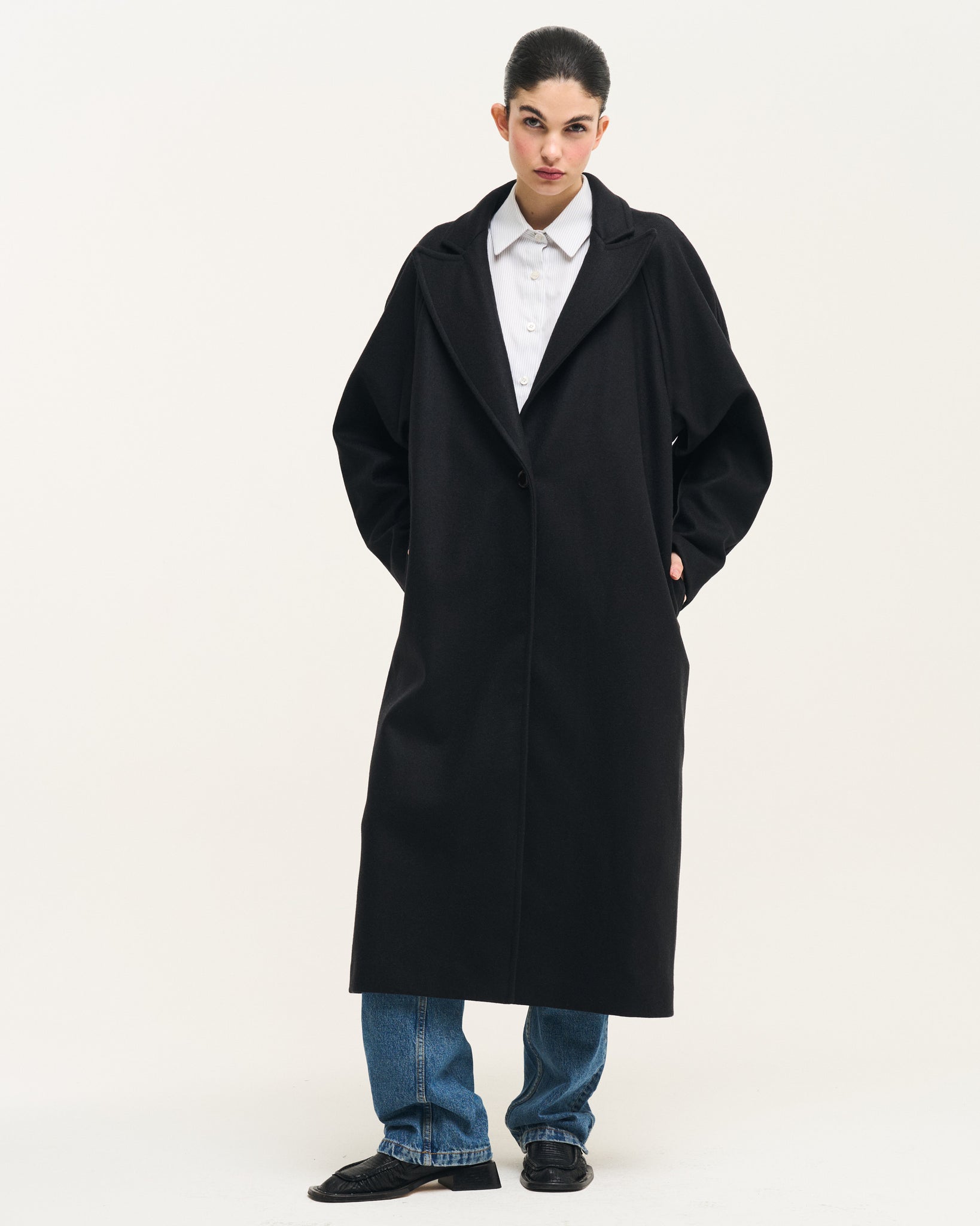 0051 BLACK COAT